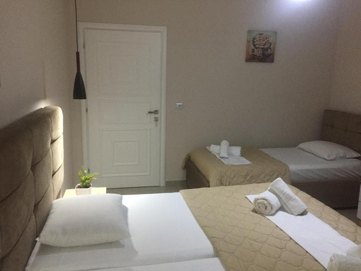 Guest'S Apartament โปกราเดซ ภายนอก รูปภาพ