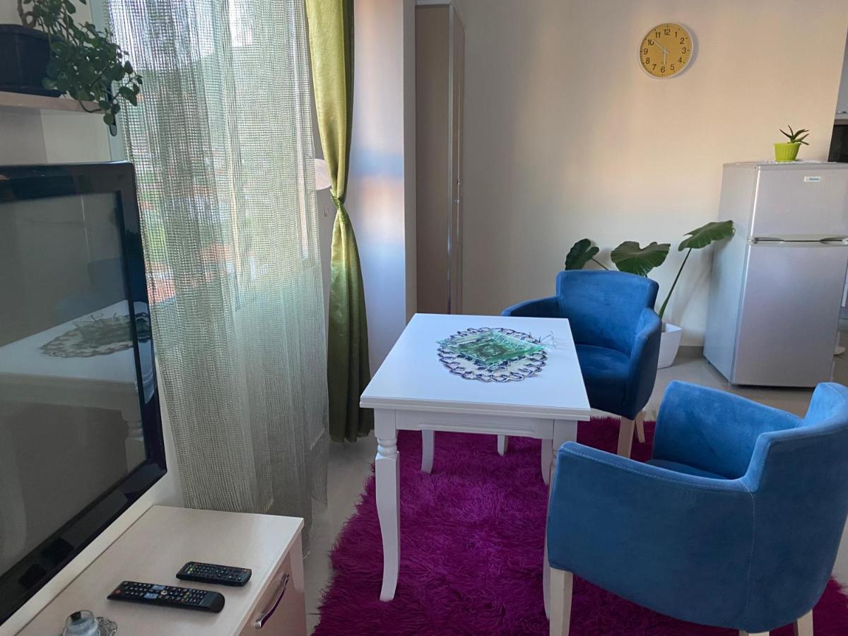 Guest'S Apartament โปกราเดซ ภายนอก รูปภาพ