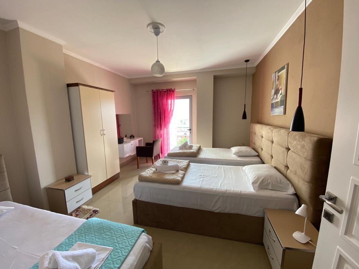 Guest'S Apartament โปกราเดซ ภายนอก รูปภาพ