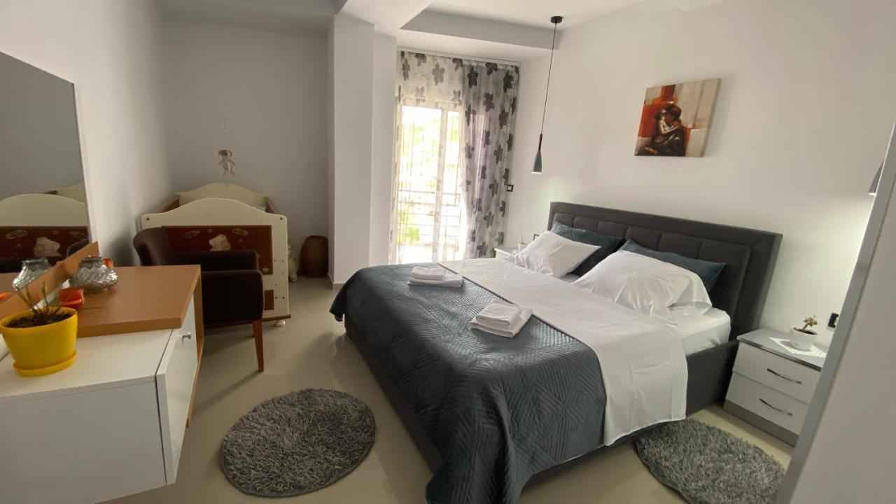 Guest'S Apartament โปกราเดซ ภายนอก รูปภาพ