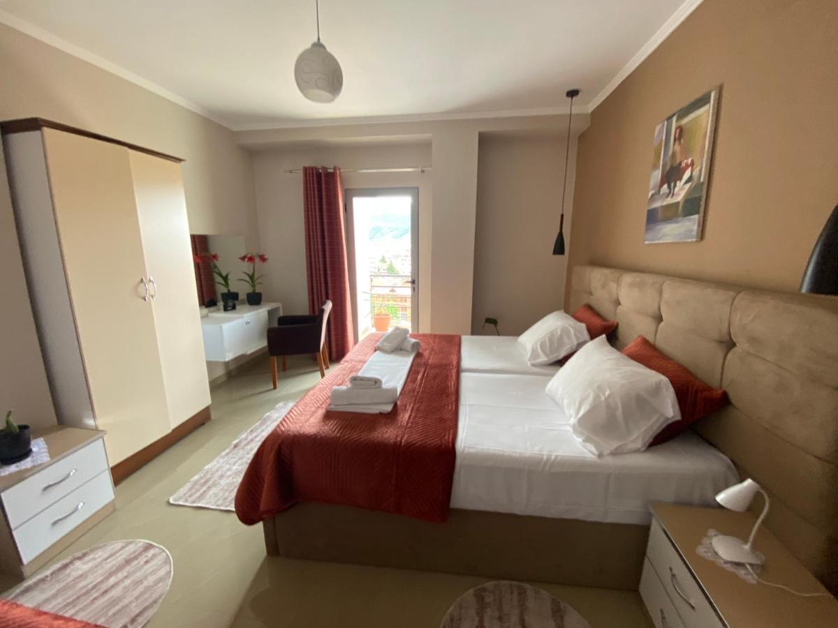 Guest'S Apartament โปกราเดซ ภายนอก รูปภาพ