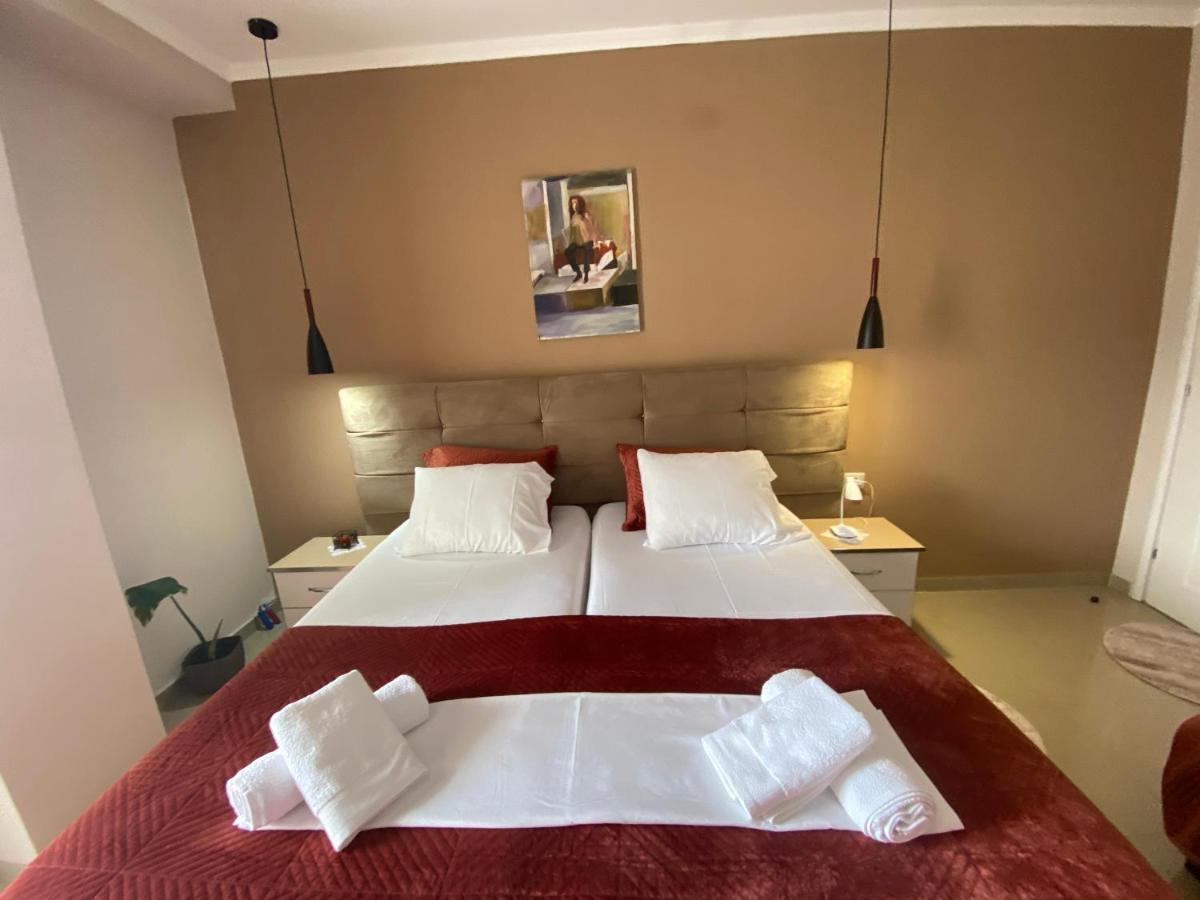 Guest'S Apartament โปกราเดซ ภายนอก รูปภาพ