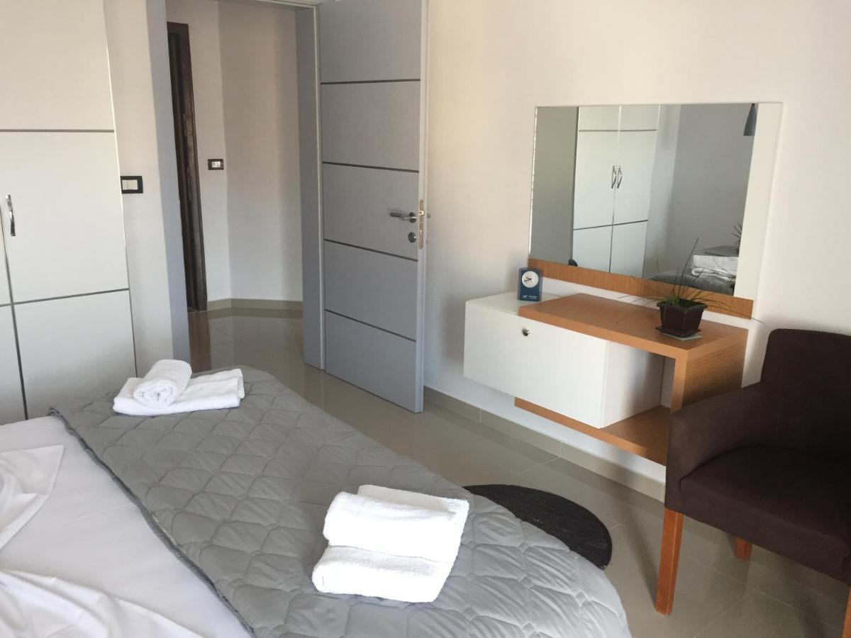 Guest'S Apartament โปกราเดซ ภายนอก รูปภาพ