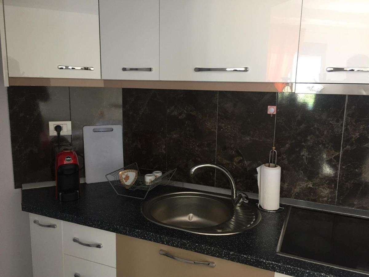 Guest'S Apartament โปกราเดซ ภายนอก รูปภาพ